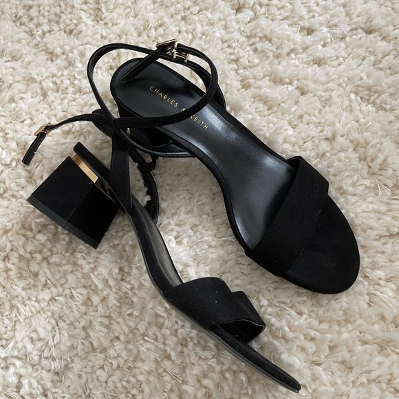 ❌SOLD❌ Charles & Keith Heels - Picture 1 of 4